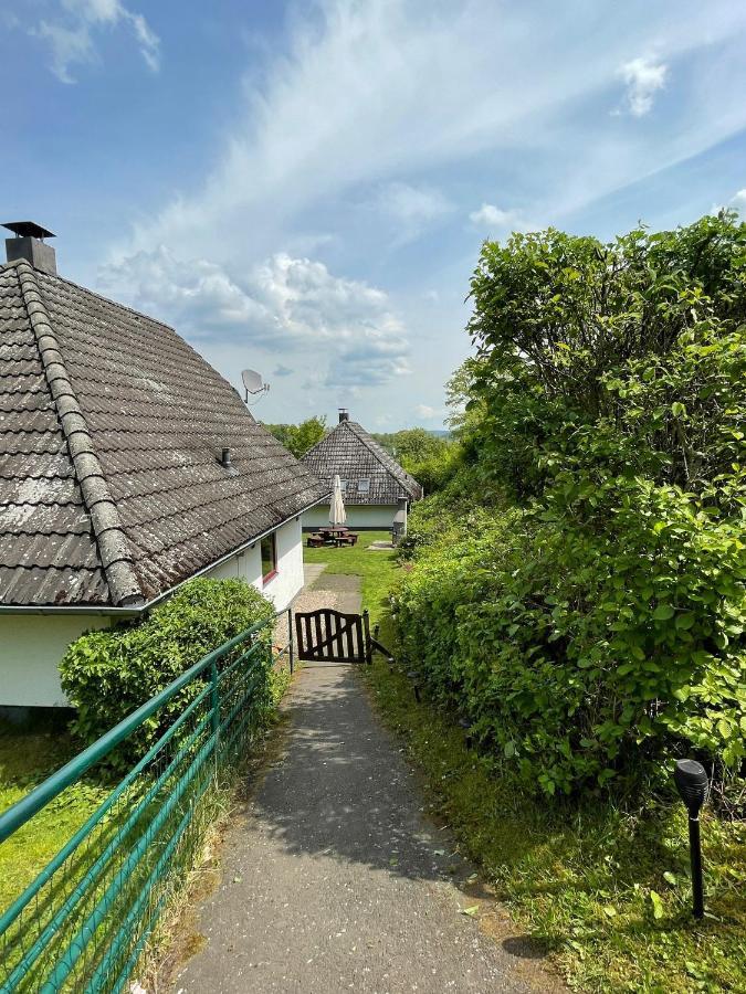 Ferienhaus "Gestiefelter Kater" Am See Im Bergland キルヒハイム エクステリア 写真