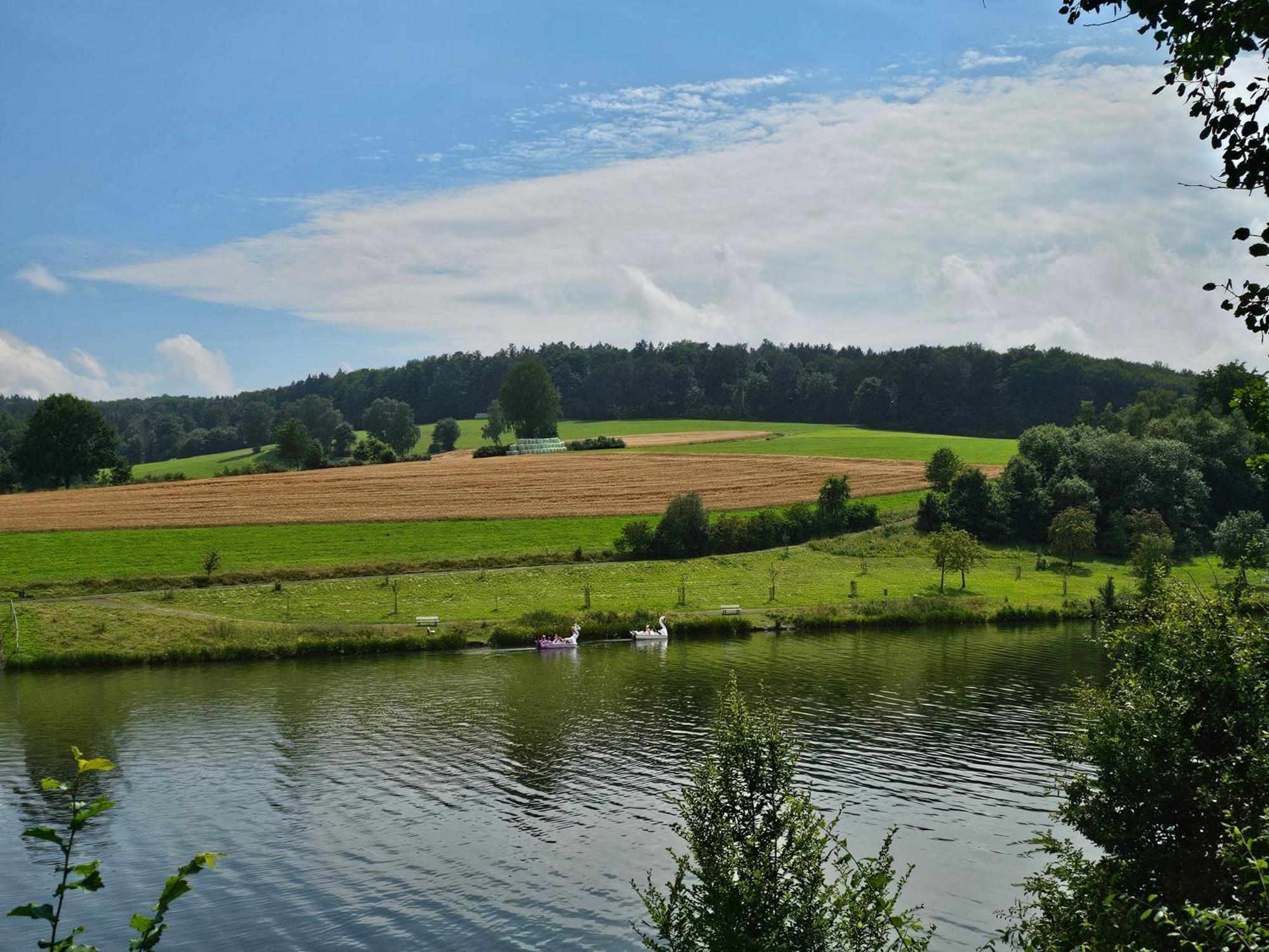 Ferienhaus "Gestiefelter Kater" Am See Im Bergland キルヒハイム エクステリア 写真