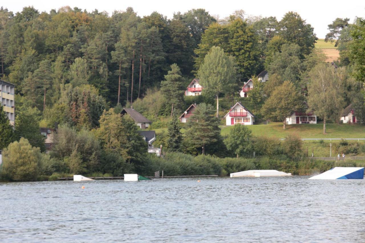 Ferienhaus "Gestiefelter Kater" Am See Im Bergland キルヒハイム エクステリア 写真